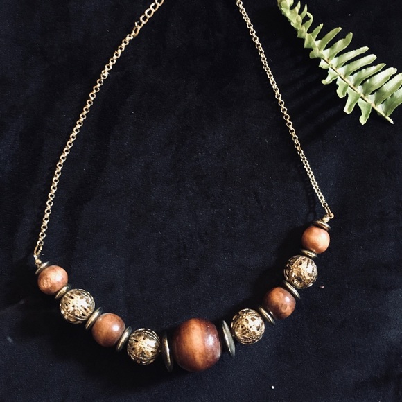 Set of wooden beaded necklace and earrings!🙌🏻 - Picture 2 of 7